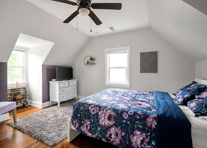 Private House + Yard Central Location To All Rva